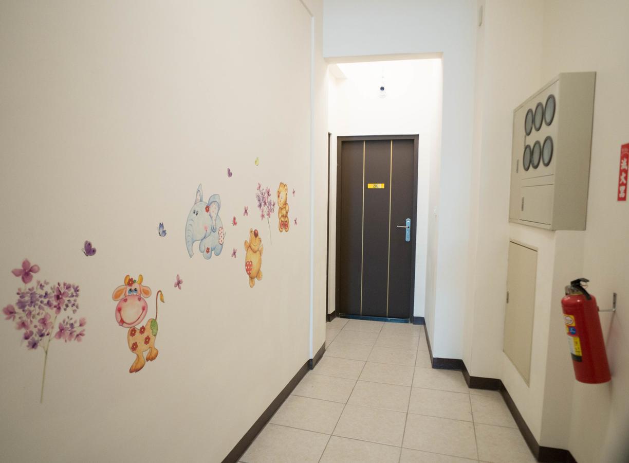 Feng Chia House Hostel Taichung Bagian luar foto