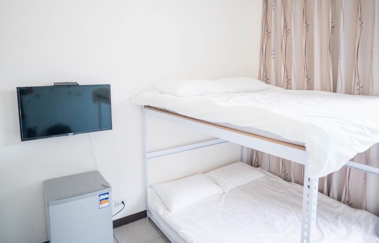 Feng Chia House Hostel Taichung Bagian luar foto